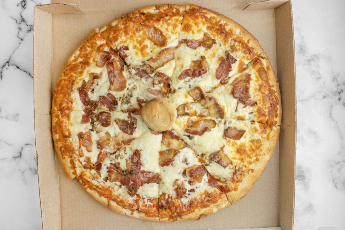 Medium Canadian Pizza