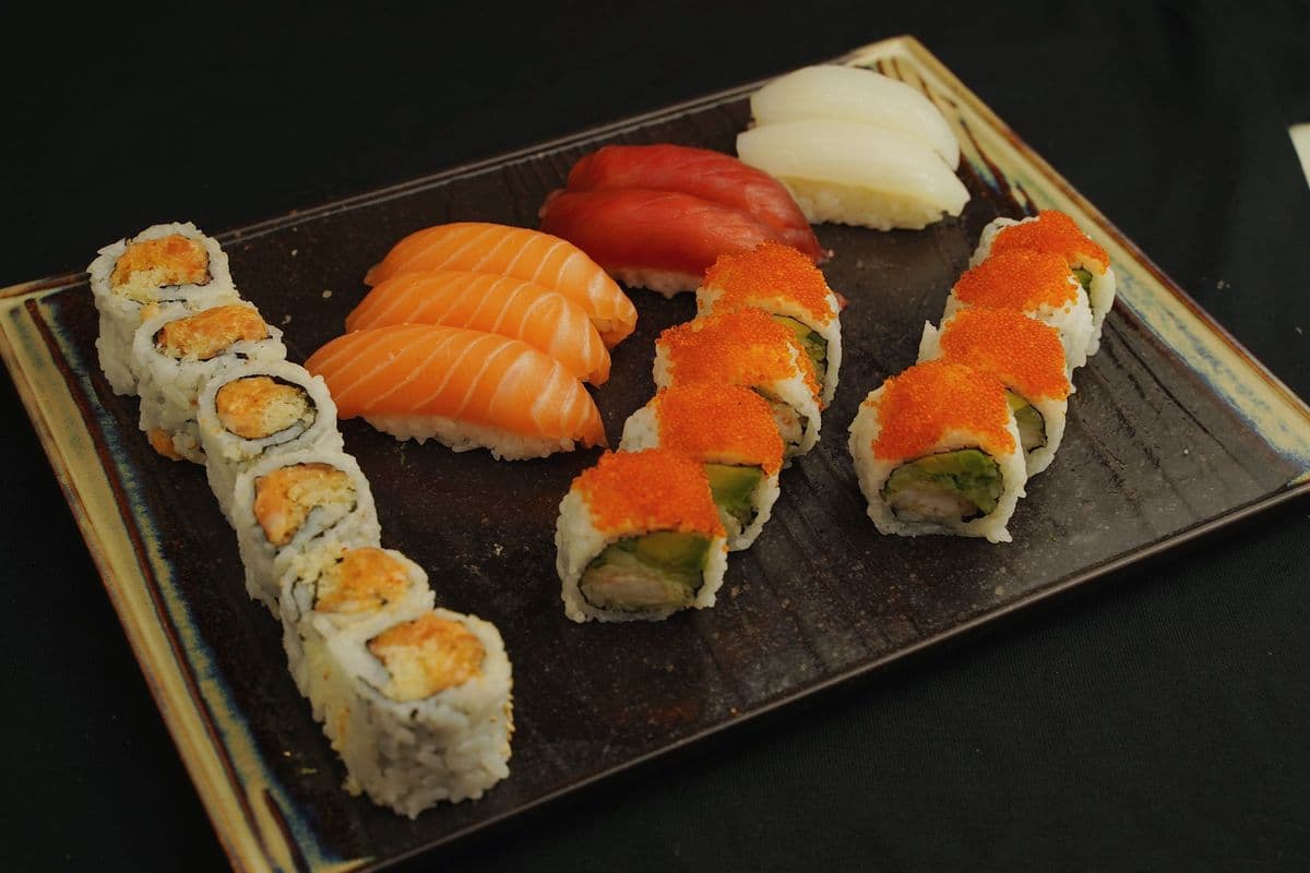Sushi and Rolls Combo (21 pcs)