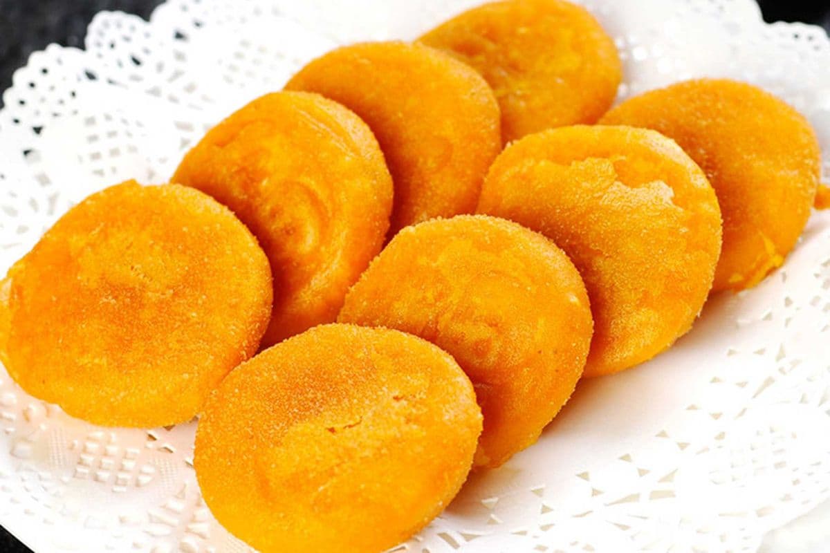 3. Deep-Fried Pumpkin Pancake (南瓜饼)
