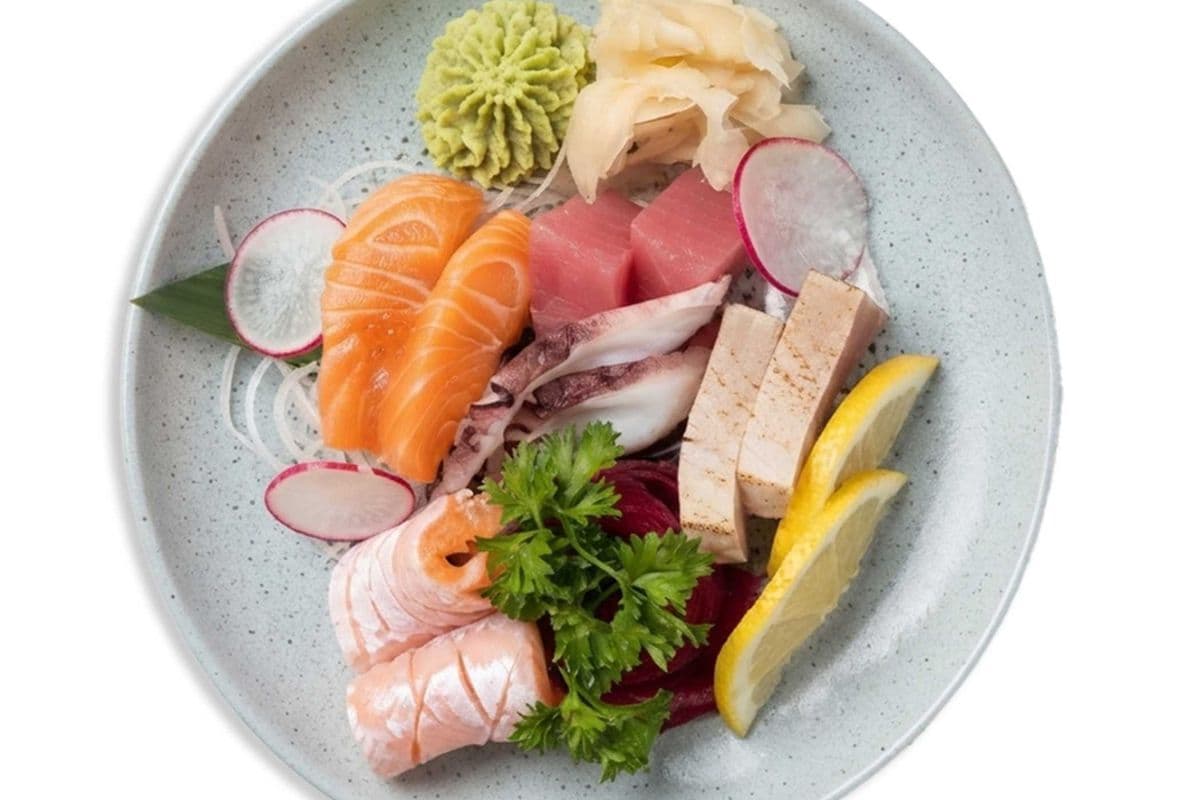 Small Sashimi (9 pcs)