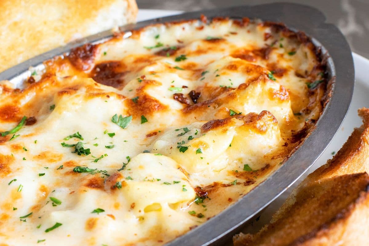 Baked Cheese Tortellini Alfredo