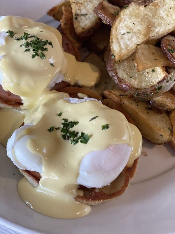 Classic Eggs Benedict with Hash Browns