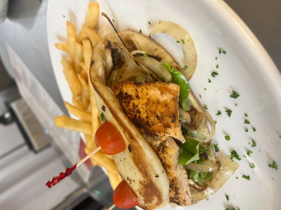 Salmon Naan-wich