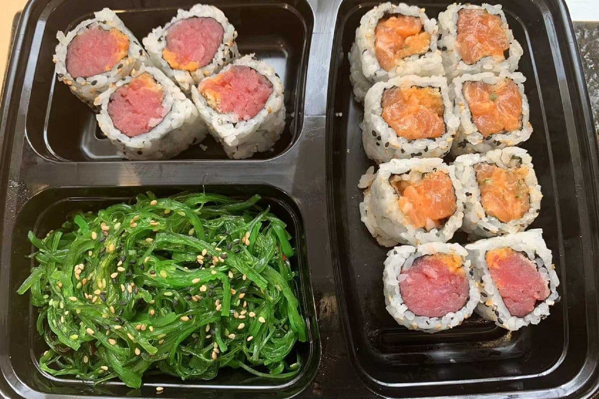 B14. Spicy Salmon Crispy Roll spicy Tuna Crispy Roll