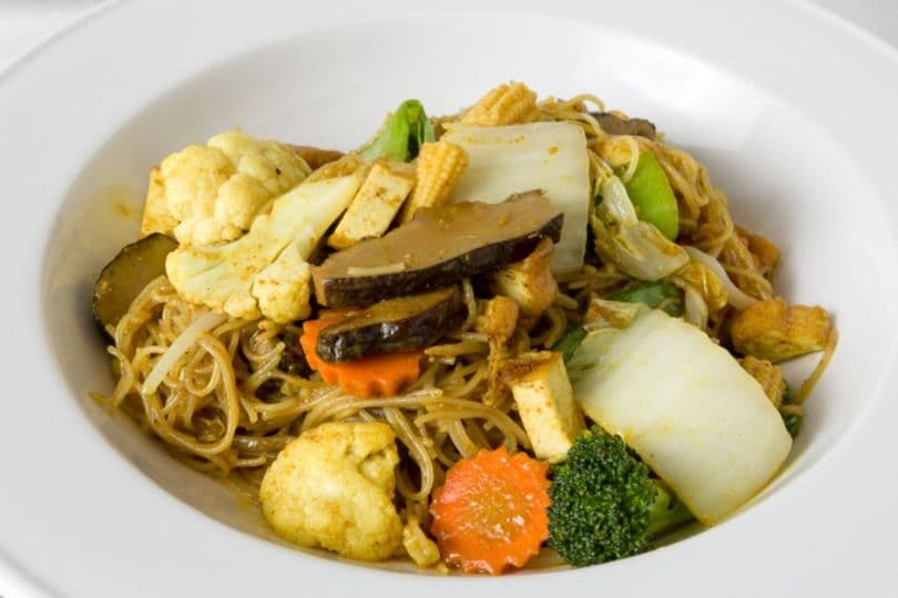 N6. Vegetarian Curry Noodles