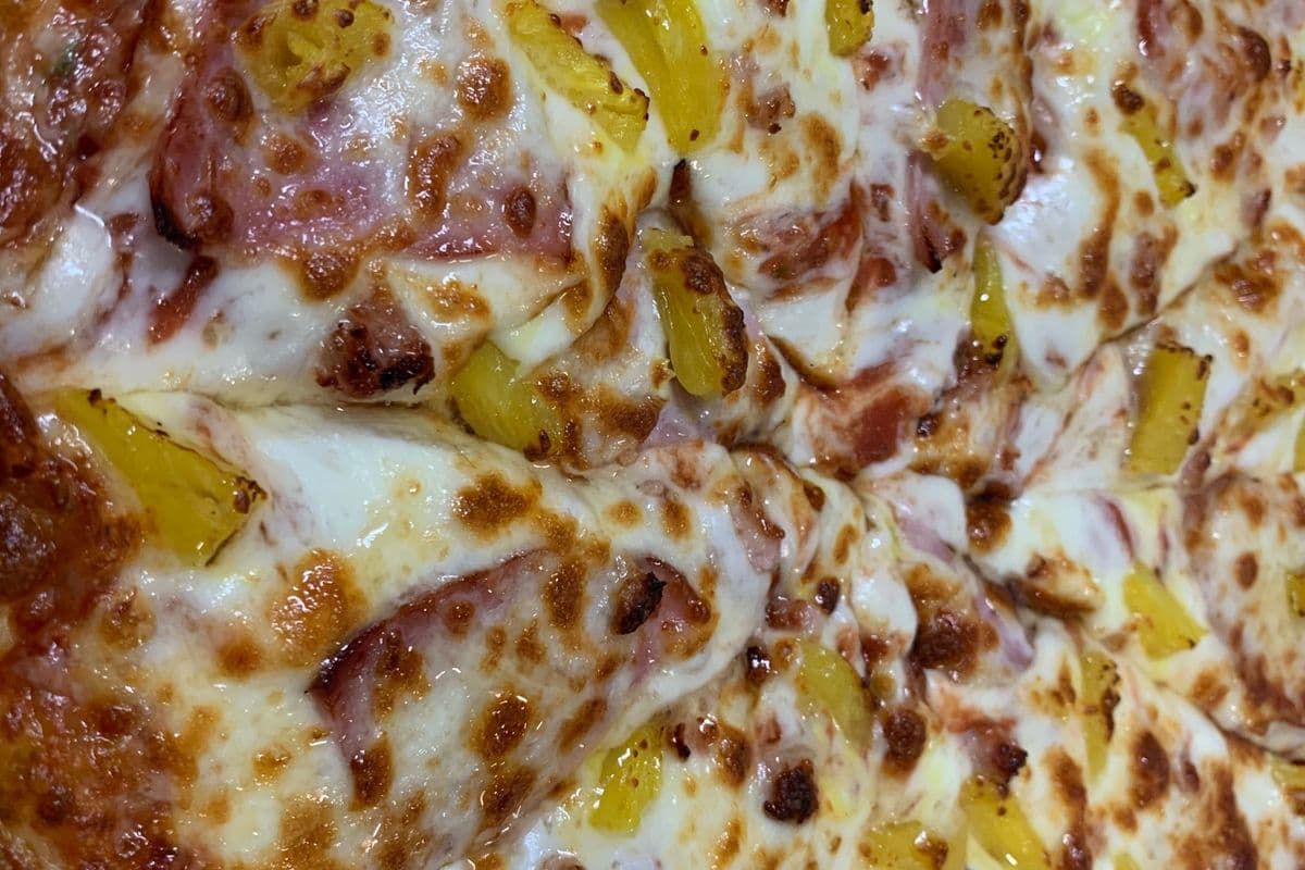 Small Pizza Hawaii