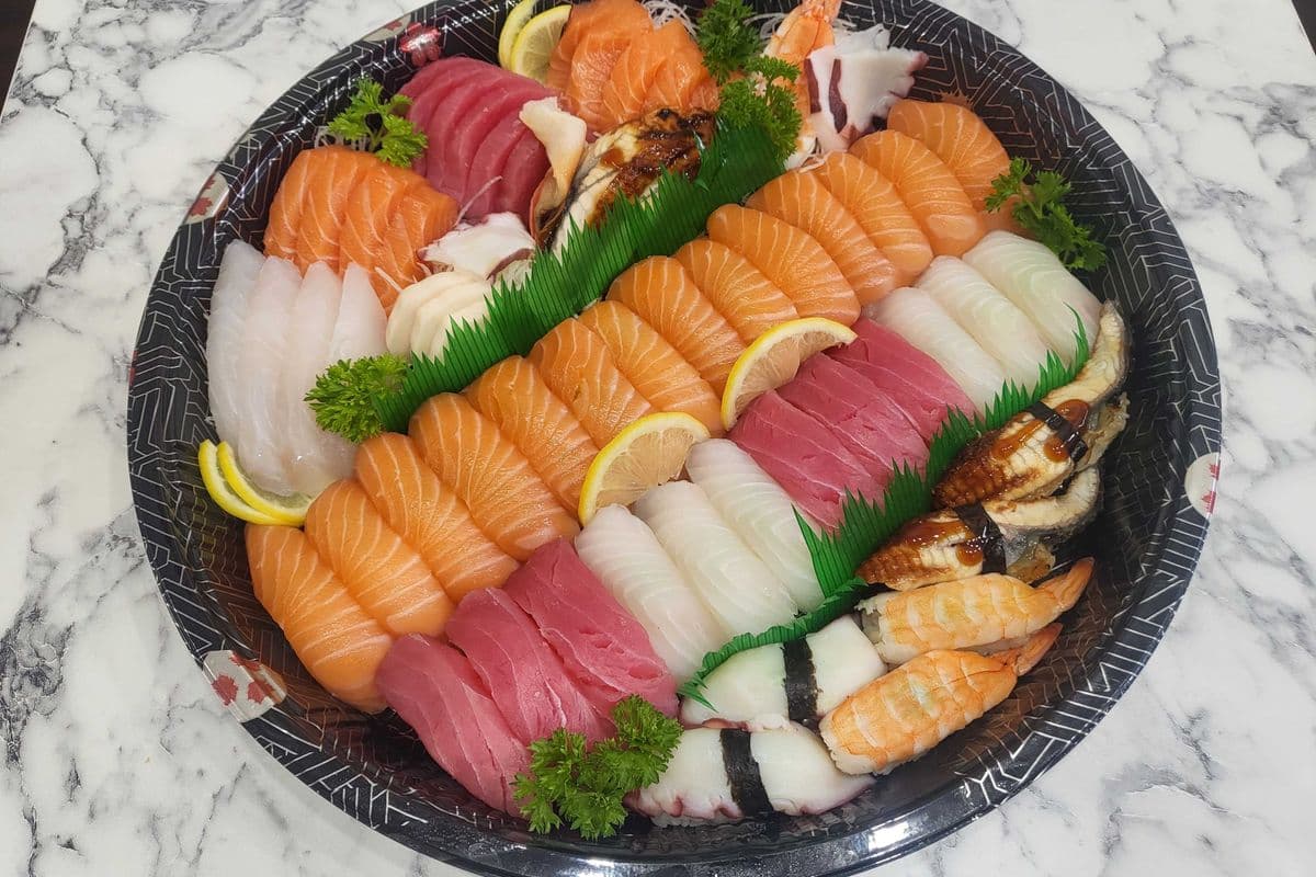 PSS2. Sashimi & Sushi Tray B (56 pcs)