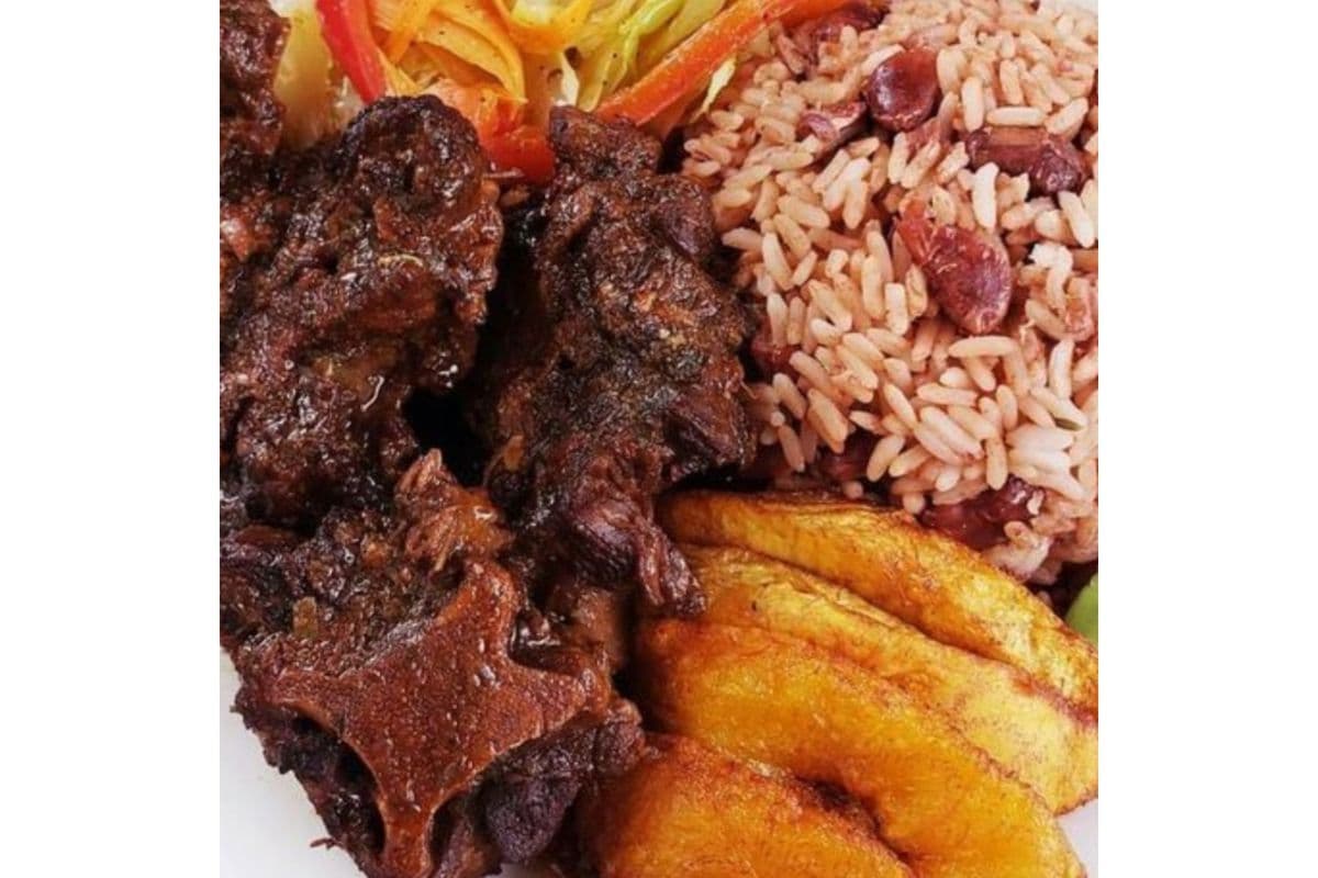 small Peas and Rice with Stew Oxtail