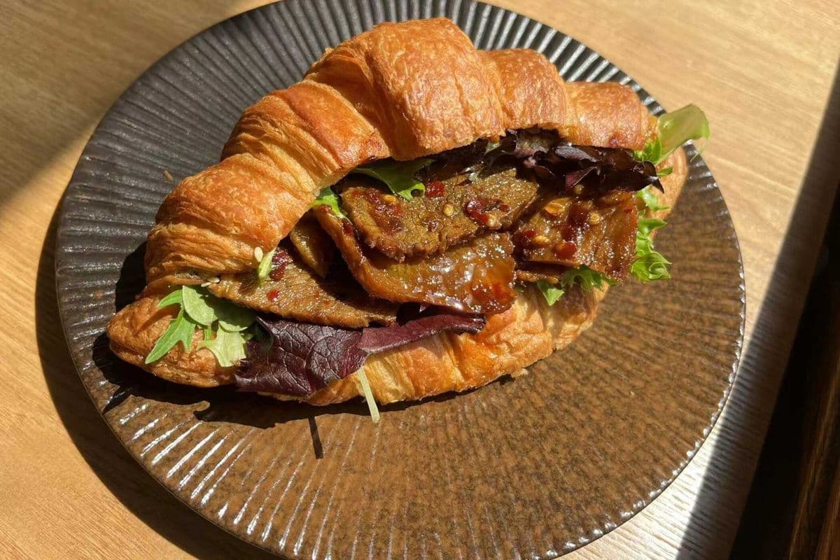 Mala Spicy Beef Jerky Croissant Sandwich / 麻辣牛肉可頌三明治