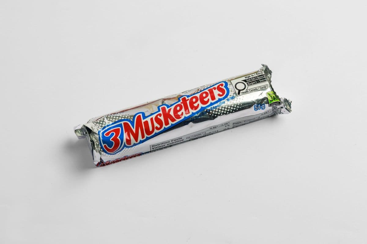 Three Musketeers Regular (54g)
