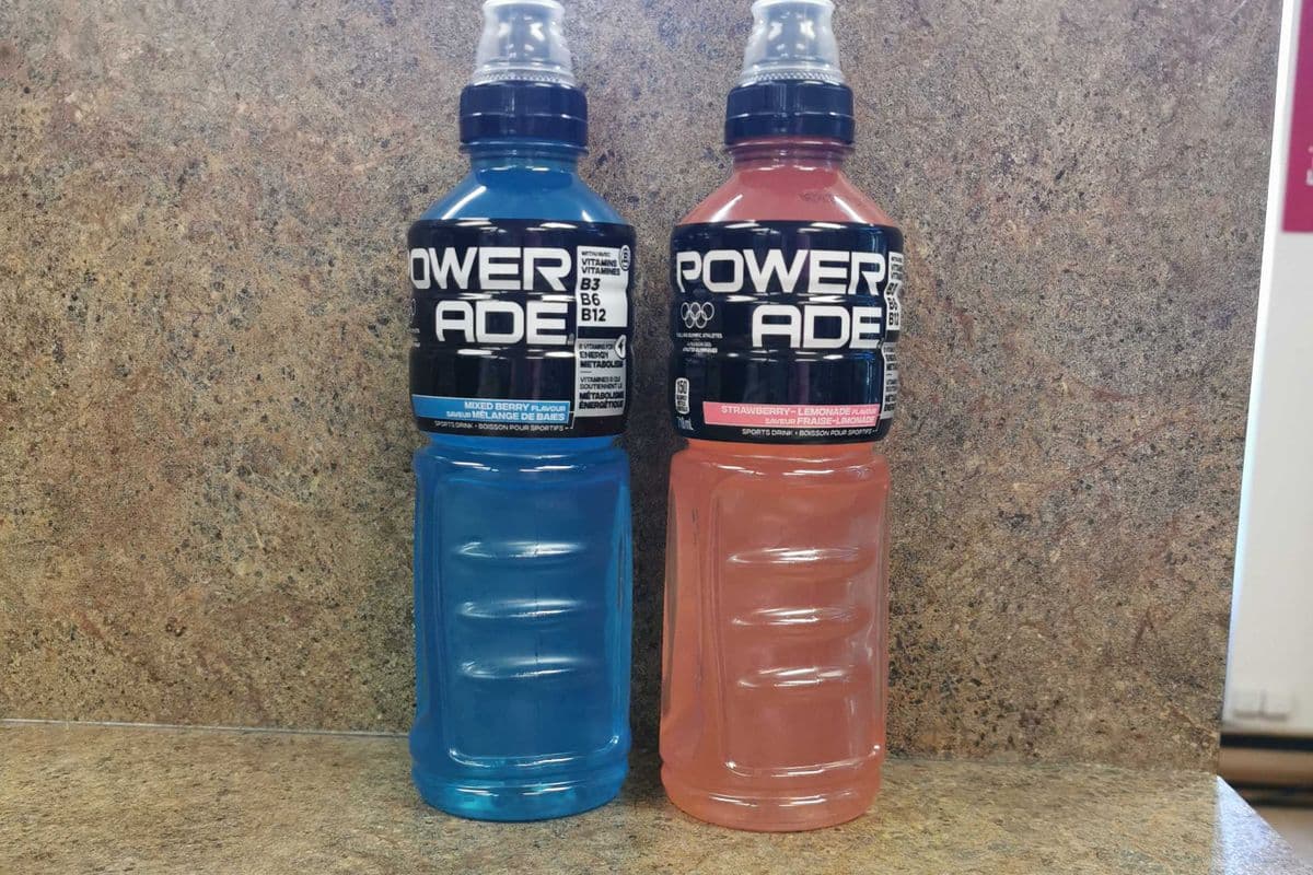 powerade pink and blue (710ml)