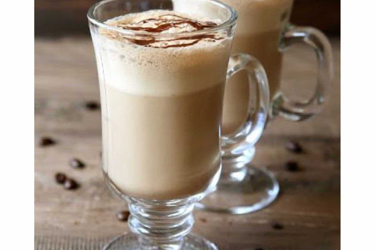 Latté moka tiramisu (grand) / Moka Tiramisu Latte (large)