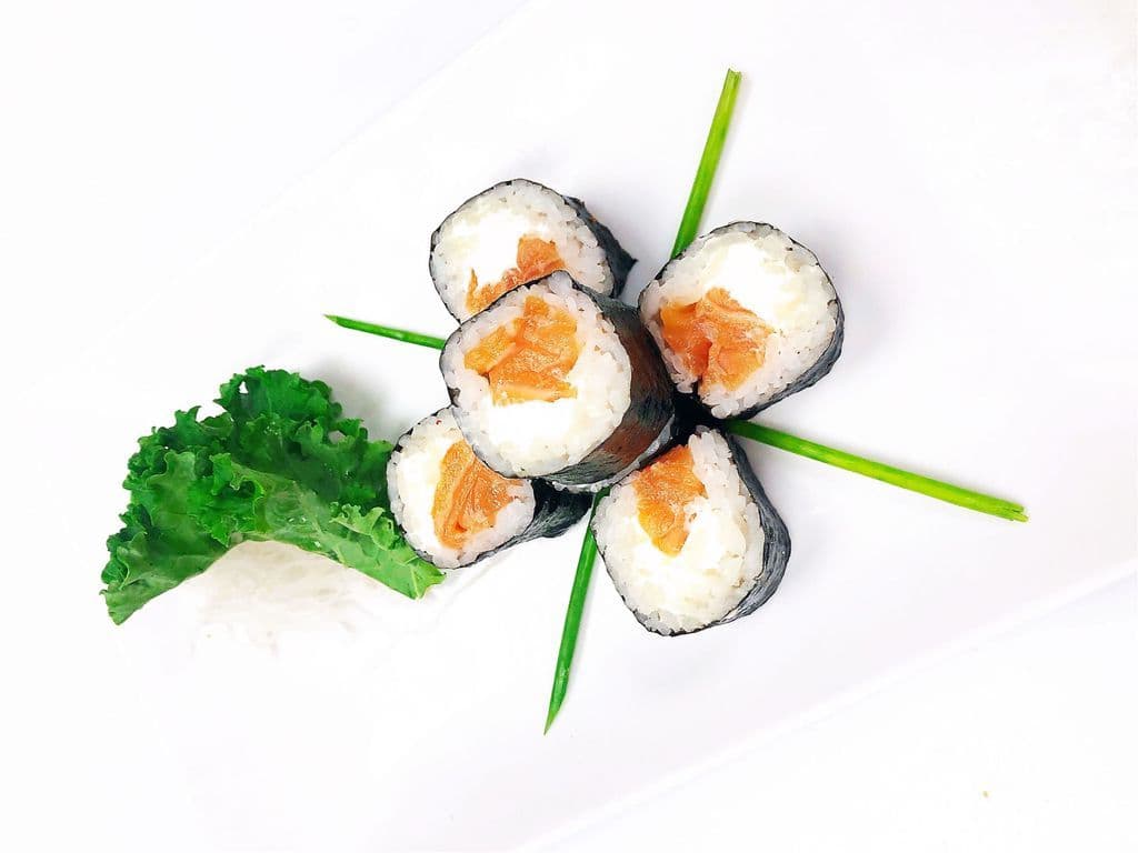 Salmon Cheese Roll (6pcs)