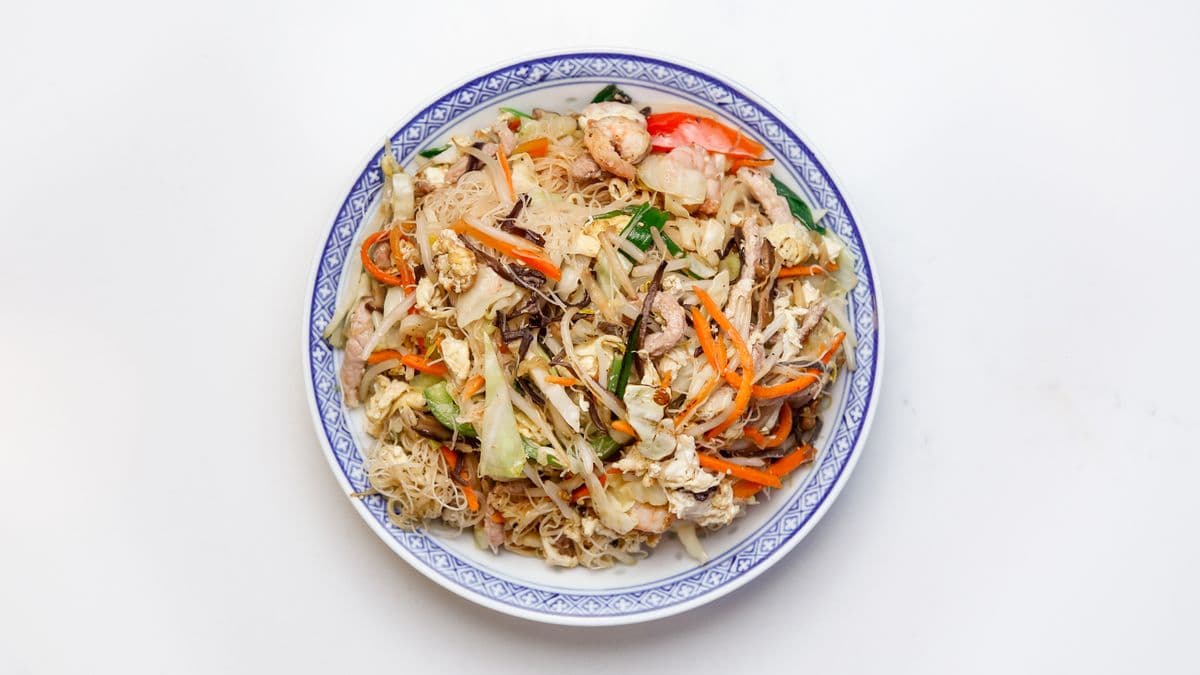 19. Fried Vermicelli with Shrimp, Pork, and Egg