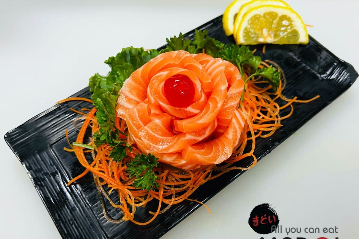 Salmon Sashimi (6 pcs)