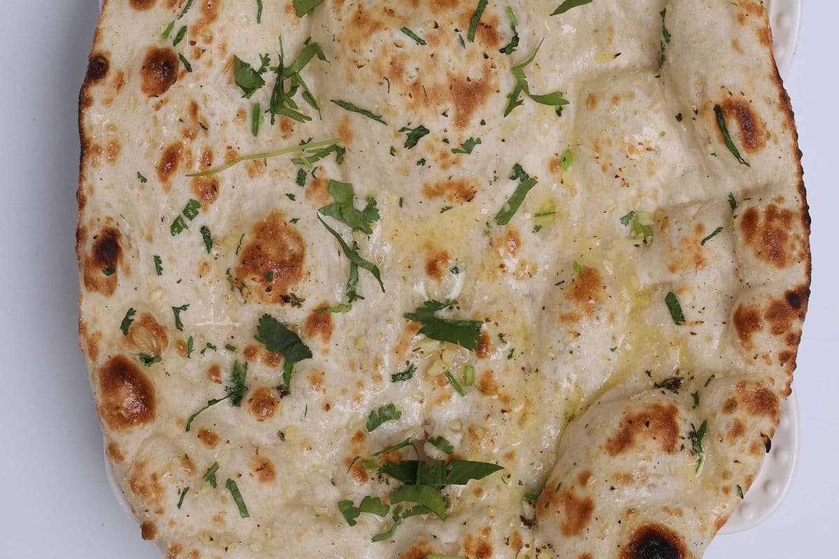 Garlic Naan (Each)