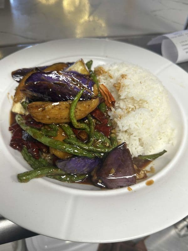 L12. Eggplant & Green Bean Lunch Box 茄子豆角盖饭