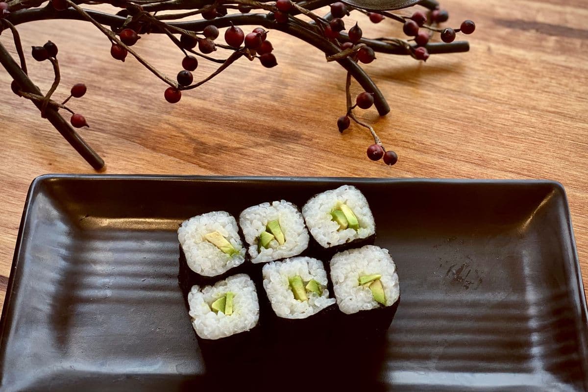 Avocado Hosomaki (6pcs)