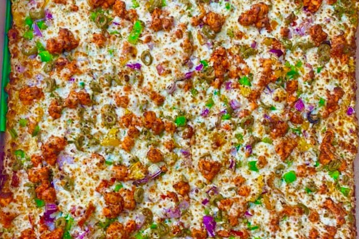 Butter Chicken Party Size Pizza