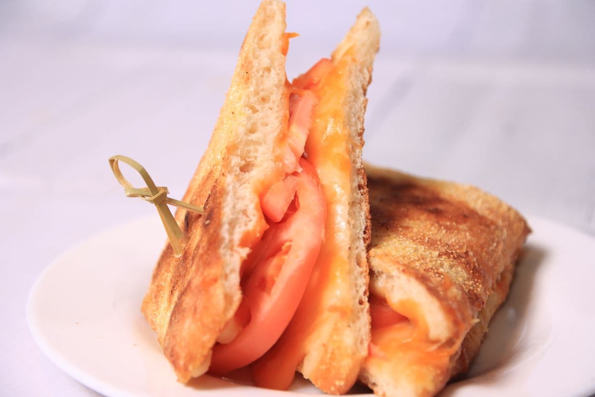 Grilled Cheese & Tomato Sandwich