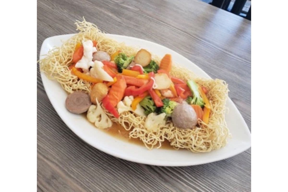 14. MXDon - Stir-Fried Assorted Seafood and Vegetables on Deep-Fried Egg Noodles - Mi Xao Don Thap Cam