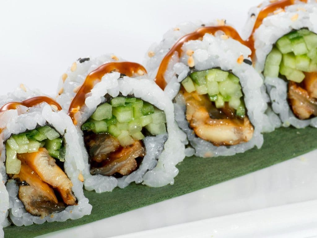 M09. Eel Roll (6 Pcs)