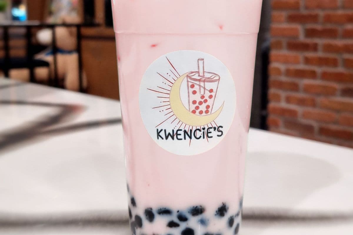 Strawberry Fresh Milk (16 oz, 24 oz)
