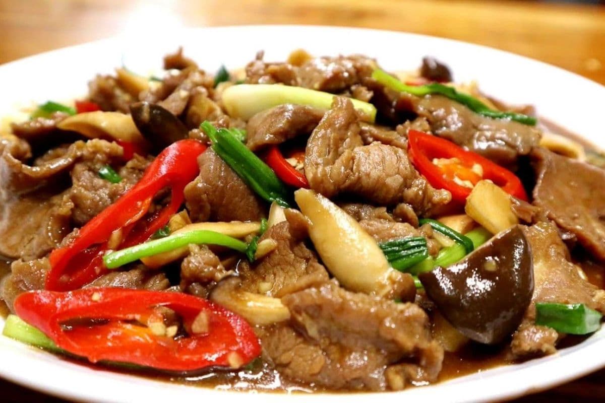 Nuer Pad Nam Mun Hoy