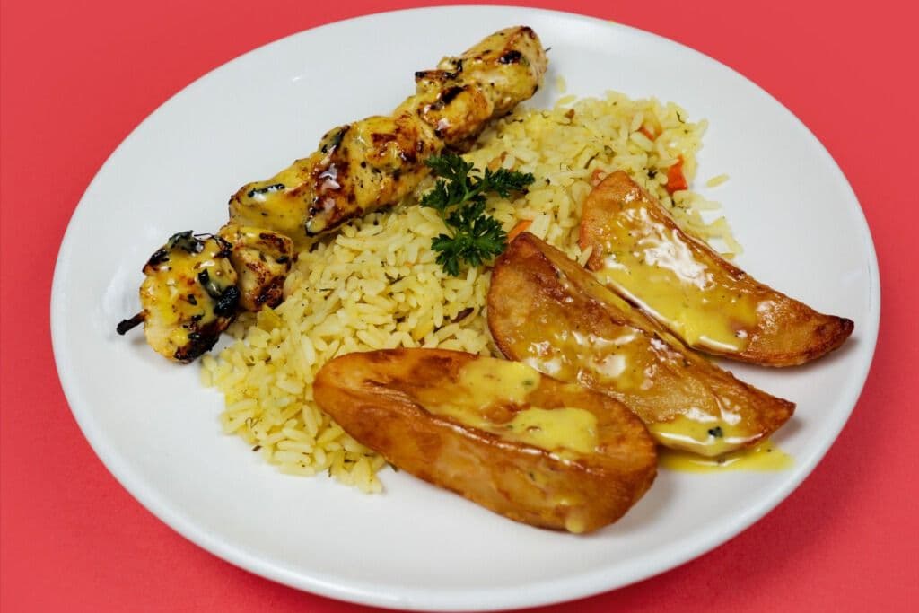 Assiette de Souvlaki 1 baton poulet / 1 Chicken Stick Souvlaki Platter