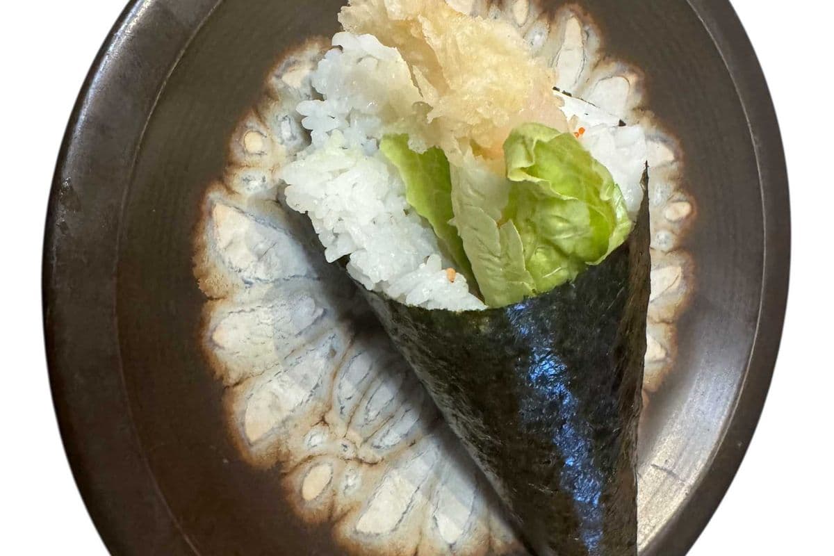 SH4) Shrimp Tempura Hand Roll