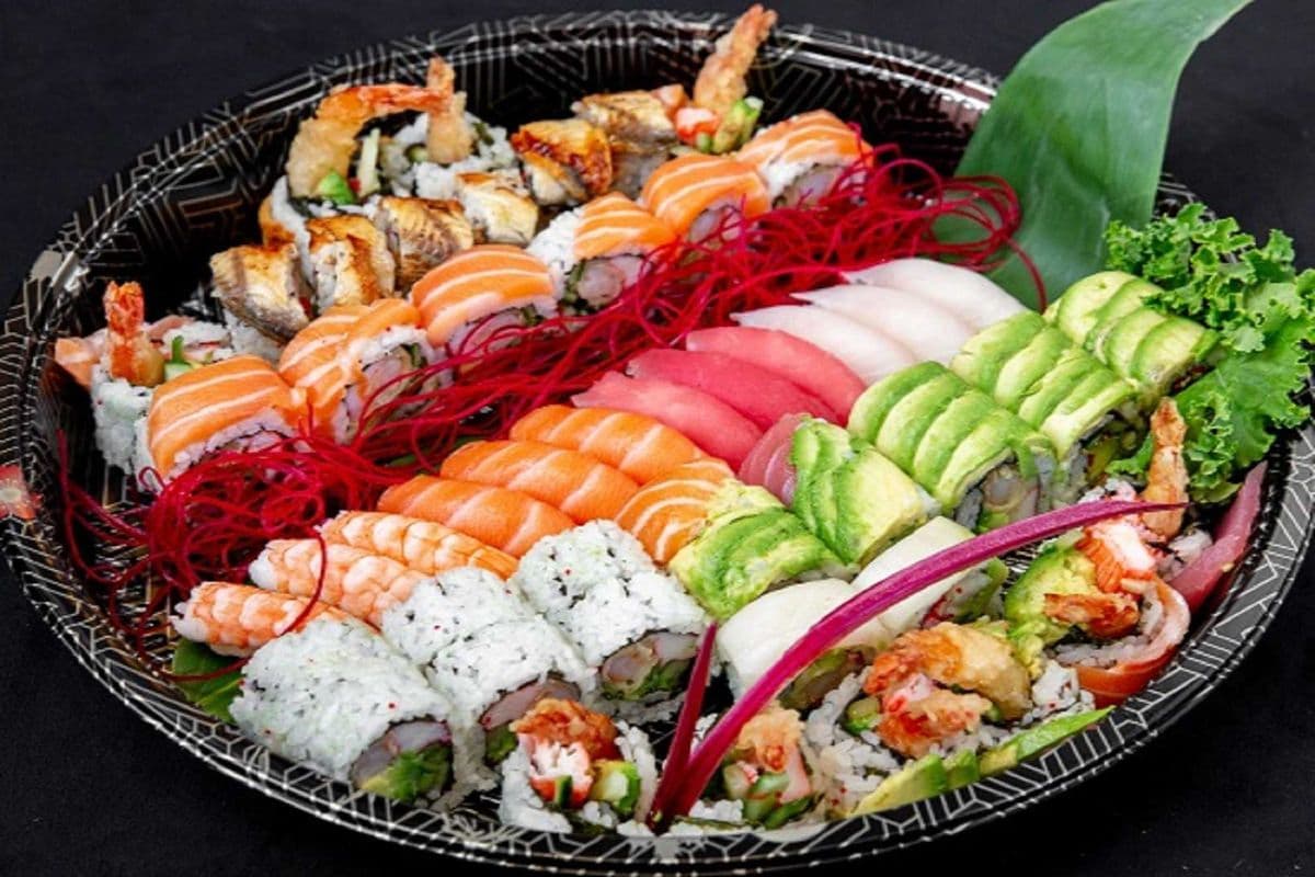 Dragon Lover Party Tray (52 pcs)