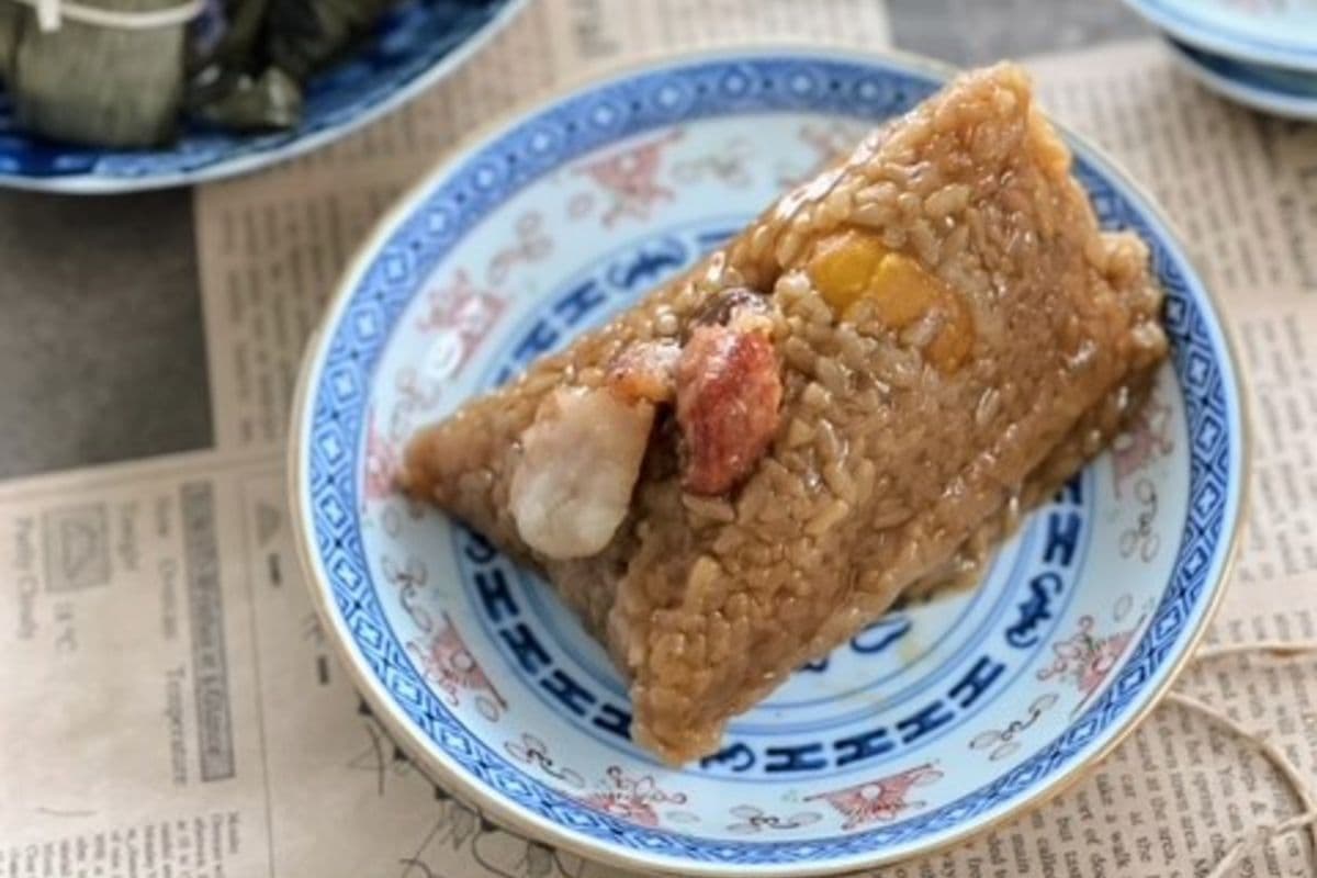 Sticky Wrapped Rice with Pork Belly and Salted Egg Yolk (800 gm) (3 pcs) ((800 gm) (3 pcs))