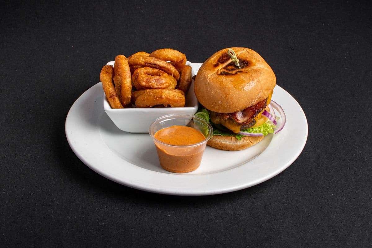 Bacon Cheddar Burger (8 oz)