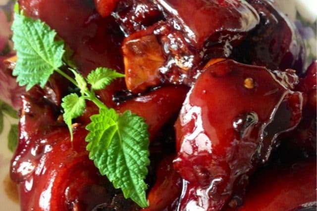 Braised Pork Knuckle 红烧猪手