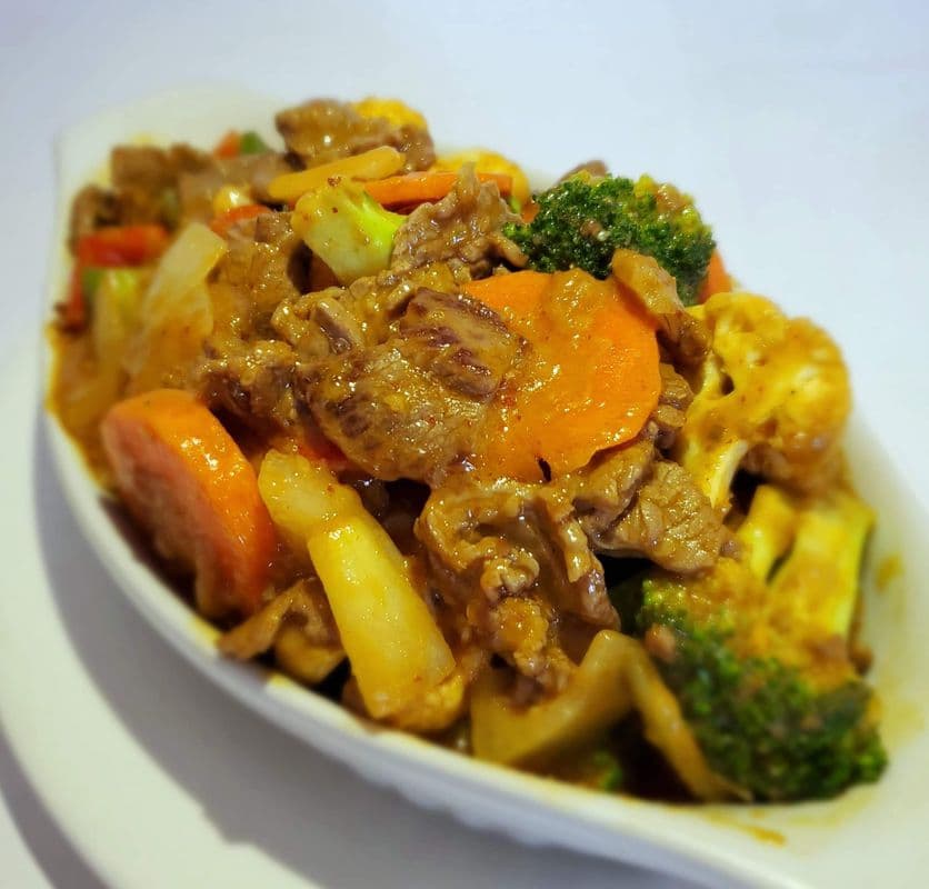 S71C. Stir Fried Curry Beef with Vegetables