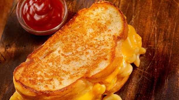 Mac N’ Cheese Grilled Cheese
