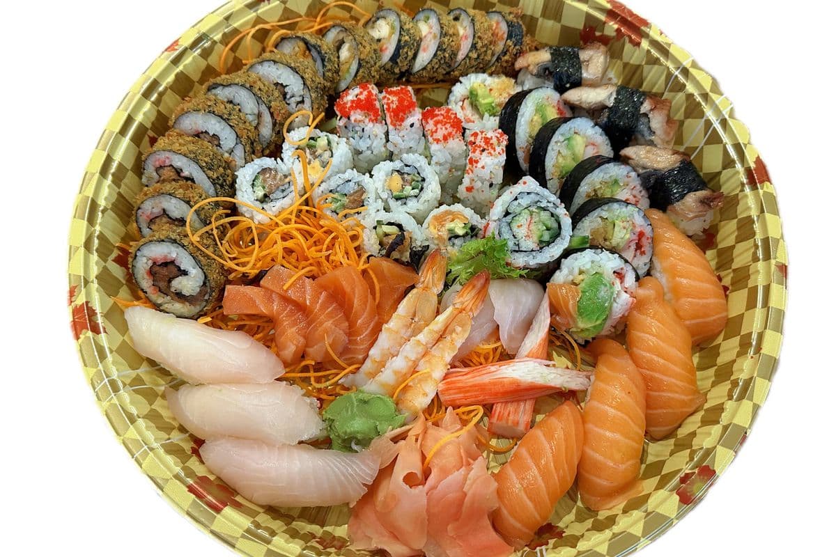 V7 (50mcx): 24 Maki +6 Hosomaki +10 Sashimi +10 Nigiri