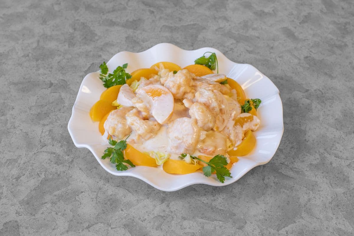 69. Shrimp with Peach and salad sauce