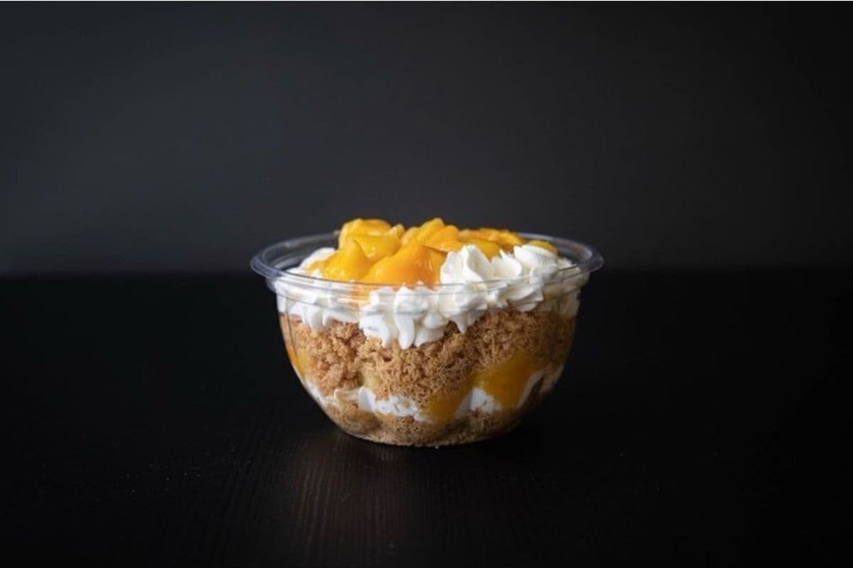 Konafa with Mango