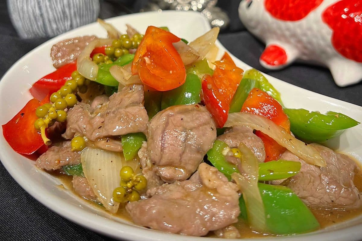 L4. Lamb with Black Pepper Sauce