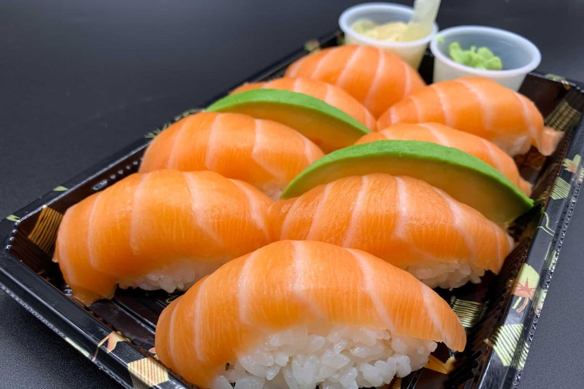 Salmon Nigiri Combo (8 pcs)