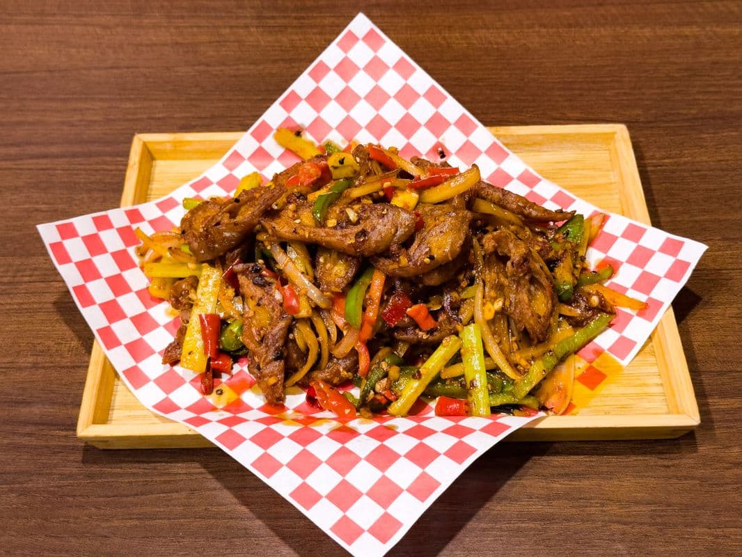 D1 🌶Dry-Fried Pork Intestines / D1 🌶干煸肥肠(招牌)