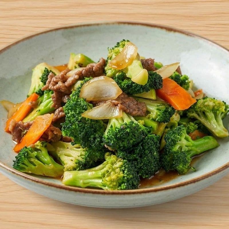 Sauteed Beef with Broccoli / Bœuf sauté avec brocolis (RIZ ET SALADES)