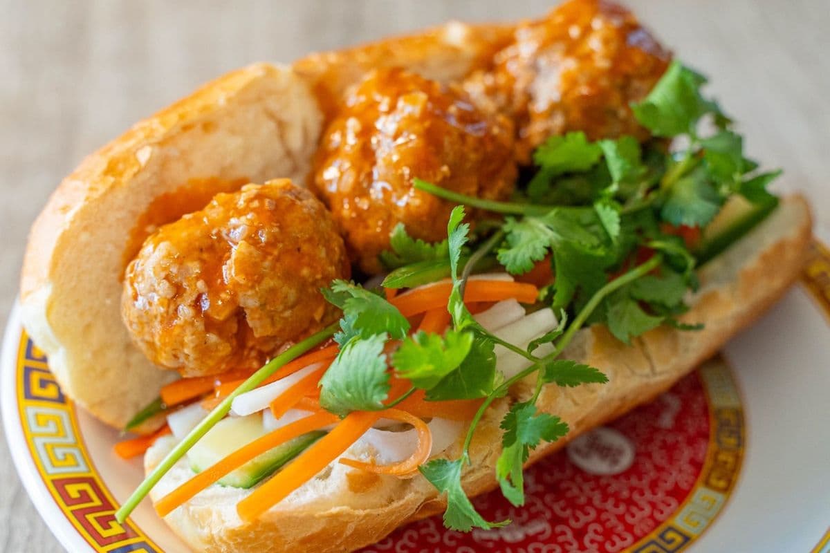 BM11. Bánh Mì Xíu Mại - Meatballs Sub