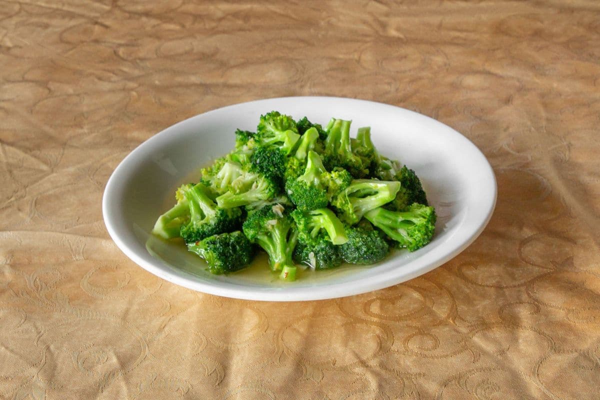 Garlic Stir-Fried Broccoli