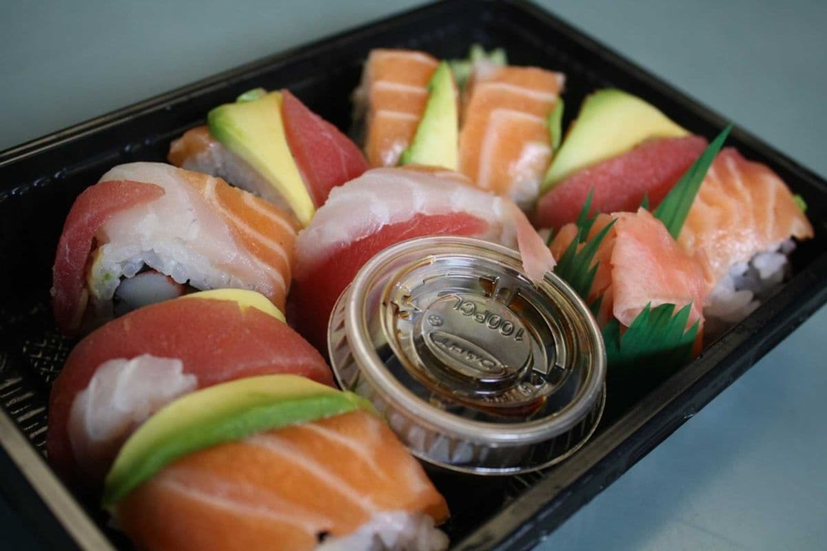 Rainbow Roll (8 pcs)