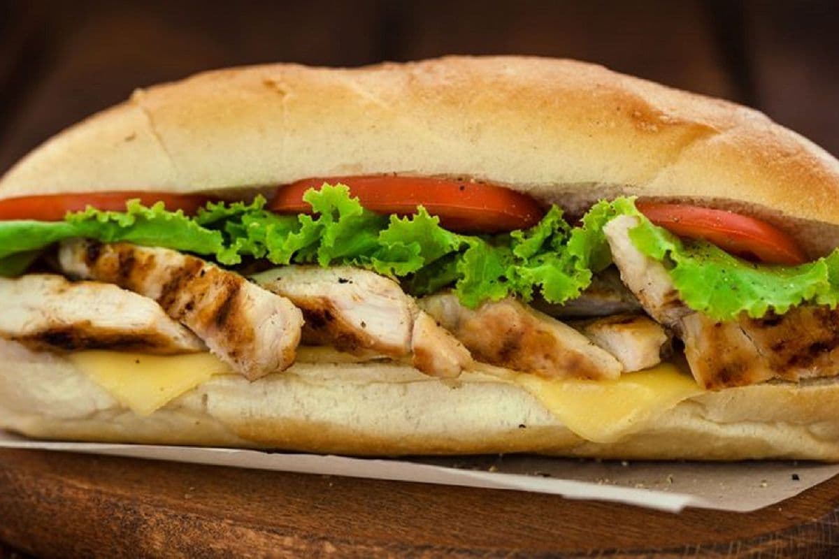 Panini en trio sur pain ciabatta (1 salade et boisson)