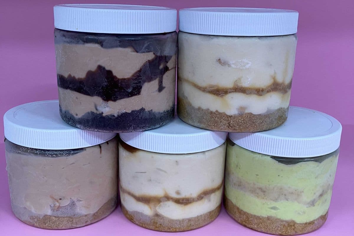 Cheesecake in a Jar: Snickers
