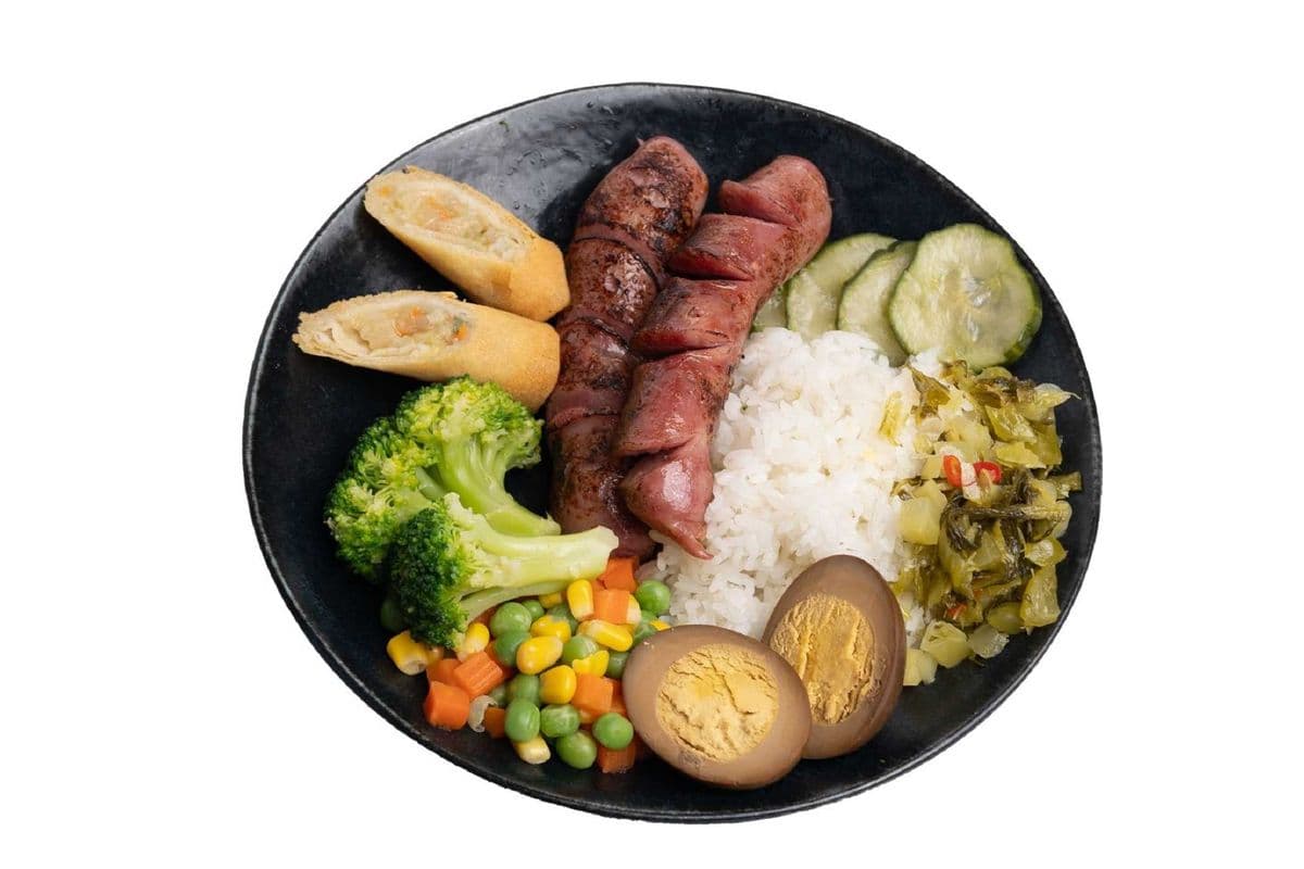Taiwanese Sausage on Rice 台式香肠饭