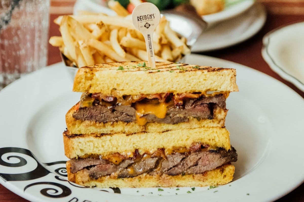 Boeuf Et Fromage Sur Pain Texas // Texas Toast Cheese Steak